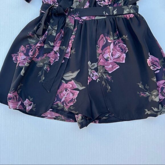 Tobi Floral Romper Lovely Roses Black and Purple Size S - Picture 5 of 9
